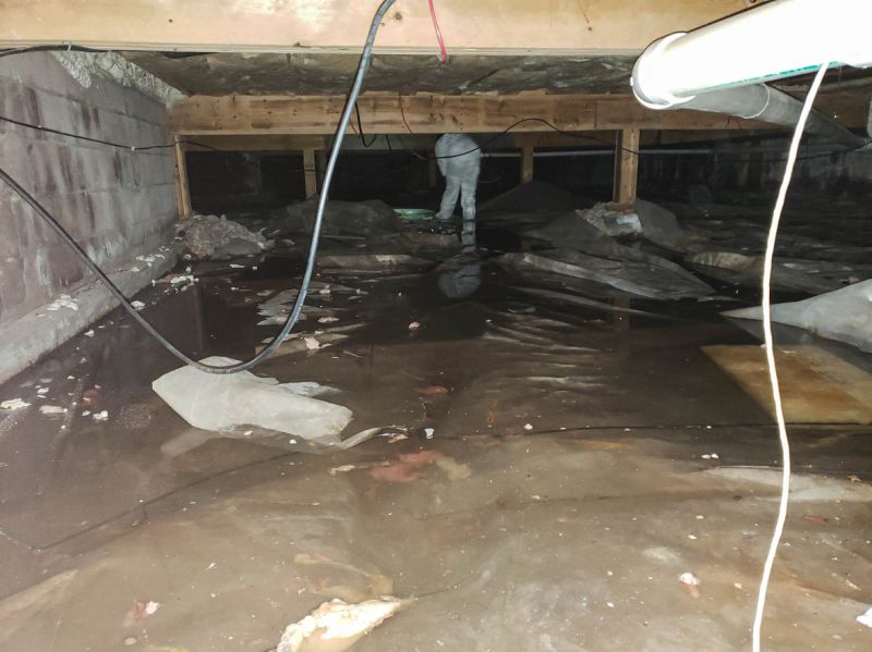Sealed Crawlspace with Vapor Barrier